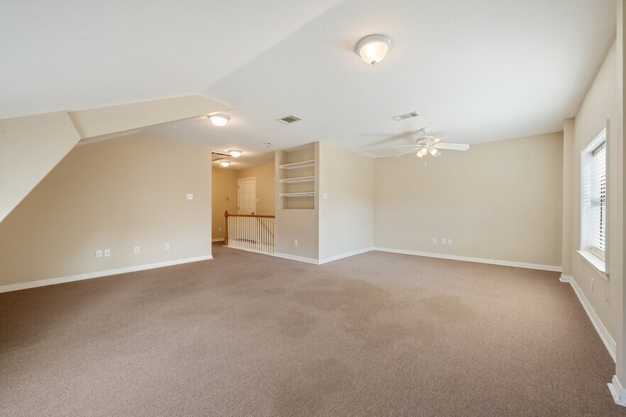 More Photos Of 5205 Hudson Bend Rd, Austin Light Manufacturing For Sale