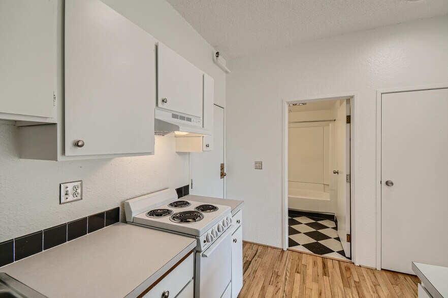 More Photos Of 1951-1967 NW Burnside St, Portland Apartments For Sale