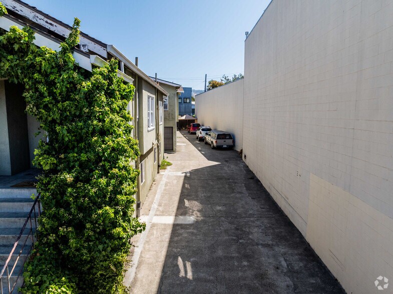 More Photos Of 5476 Vicente Way, Oakland Apartments For Sale