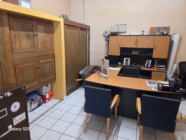 More Photos Of 4520 S Western Ave, Los Angeles General Retail For Sale