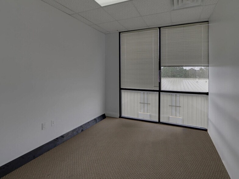 More Photos Of 134 Hurricane Shoals Rd, Lawrenceville Storefront Retail Office For Sale