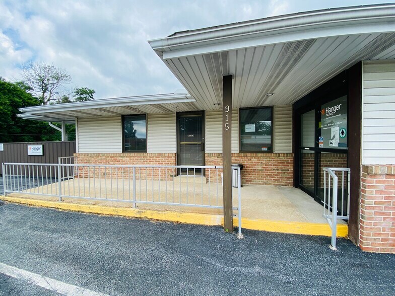 More Photos Of 915 N Hanover St, Elizabethtown Medical For Sale