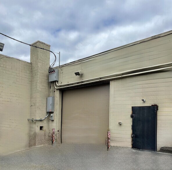 More Photos Of 21221 W Eight Mile Rd, Detroit Auto Repair For Sale