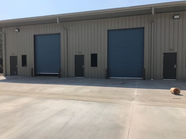 More Photos Of 9351 Boone Rd, Houston Warehouse For Lease