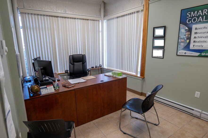 More Photos Of 4 Market Sq, Houlton Office For Sale