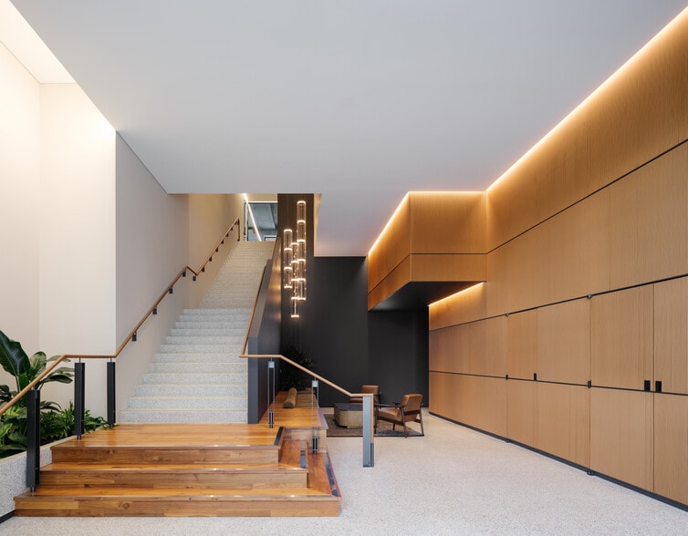 More Photos Of 1011-1023 3rd St, San Francisco Apartments For Lease