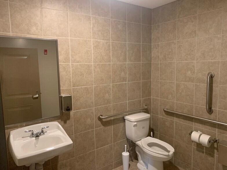 More Photos Of 390 South Ave, Rochester Apartments For Lease