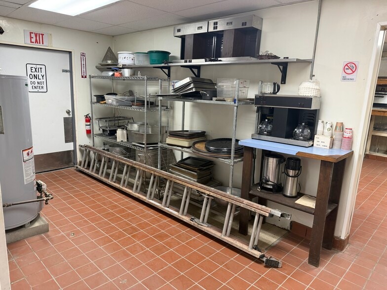 More Photos Of 1332 Lower Broadway, Schenectady Restaurant For Lease