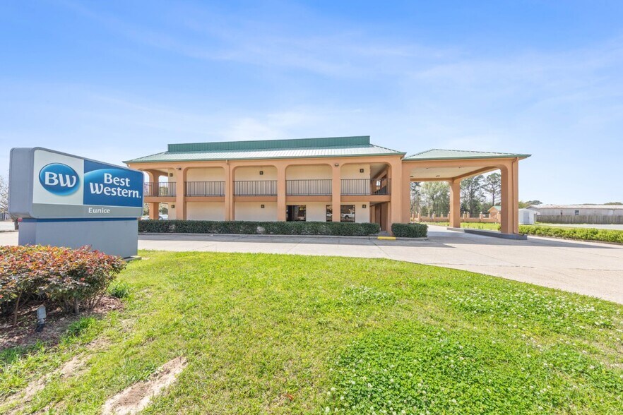 More Photos Of 1531 W Laurel Ave, Eunice Hotel For Sale