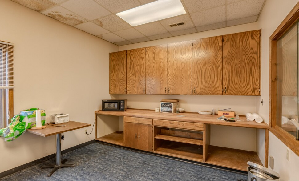 More Photos Of 1100 Basin Ave, Bismarck Flex For Sale