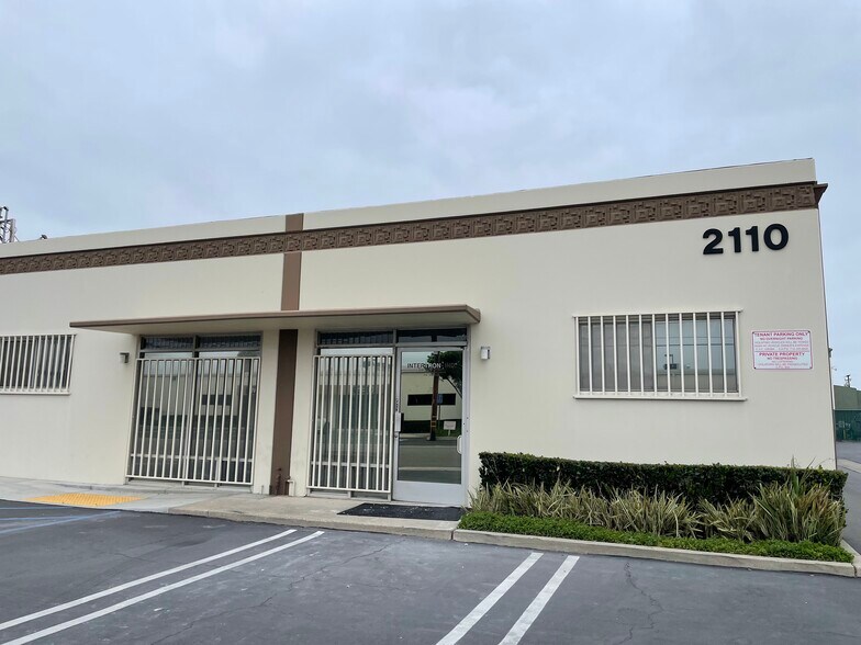 More Photos Of 2110-2116 S Wright St, Santa Ana Warehouse For Lease