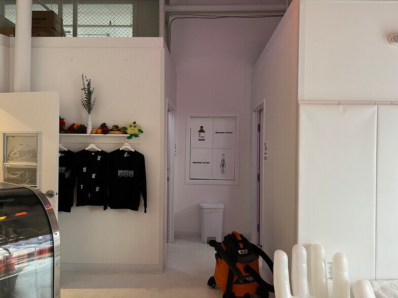 More Photos Of 1401-1431 Northern Ct, Madison General Retail For Sale