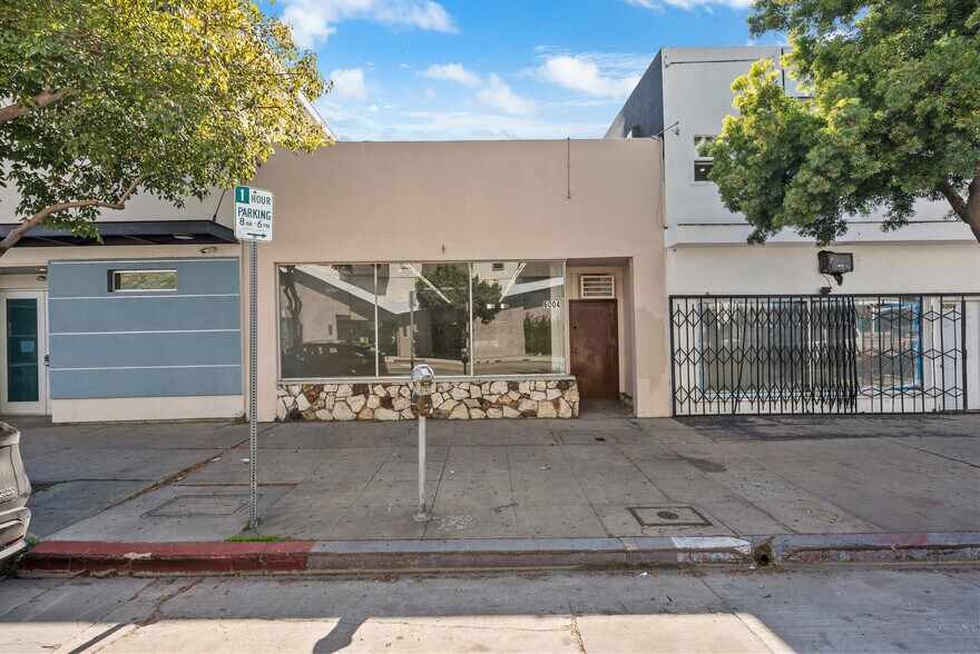 More Photos Of 6004 W Pico Blvd, Los Angeles Storefront For Lease