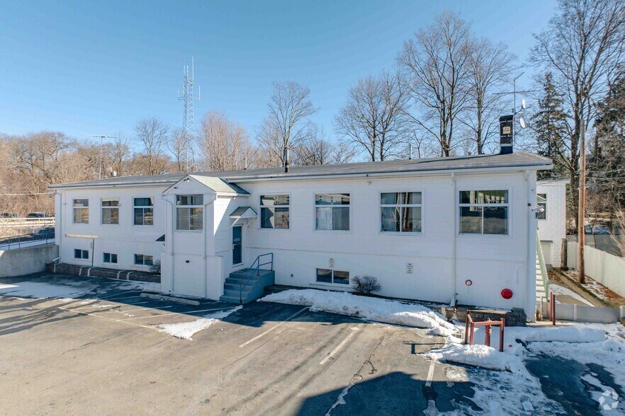 Primary Photo Of 25 Summer Ave, Waltham Manufacturing For Lease