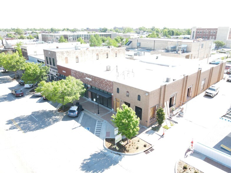 More Photos Of 114 S Broadway, Edmond Storefront For Sale