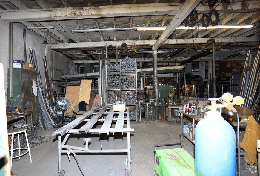 More Photos Of 2883 Miles Ave, Bronx Warehouse For Lease