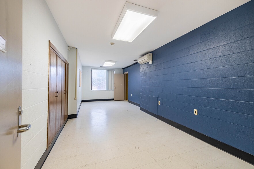 More Photos Of 6902 Chicago Rd, Warren Schools For Sale