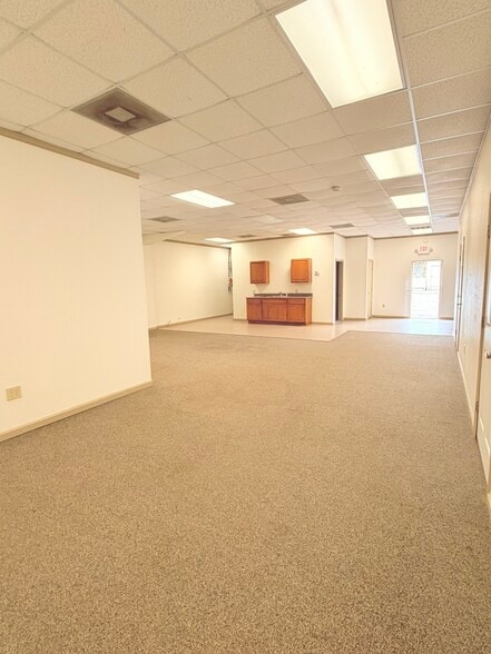 More Photos Of 14640 S FM 2790 W, Lytle Warehouse For Lease