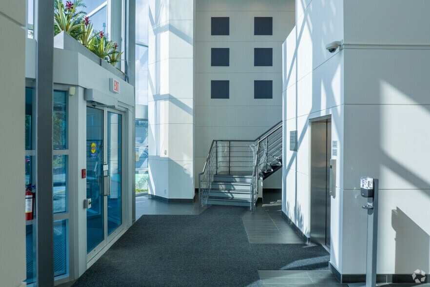 More Photos Of 55 Renfrew Dr, Markham Office For Sale