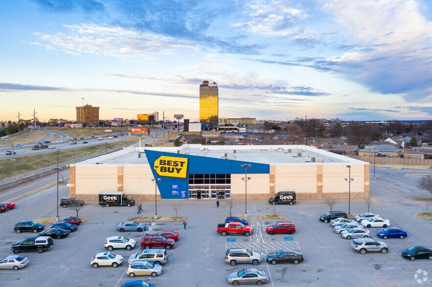 More Photos Of 5302-5636 E Skelly Dr, Tulsa Unknown For Lease