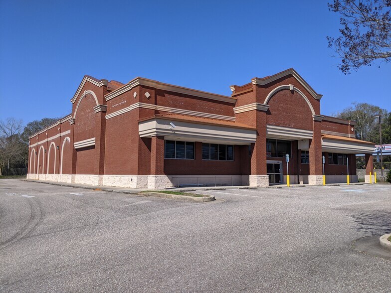 More Photos Of 664 Schillinger Rd S, Mobile Drugstore For Lease