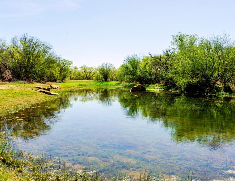 More Photos Of 1260 County Road 361, La Vernia Land For Sale