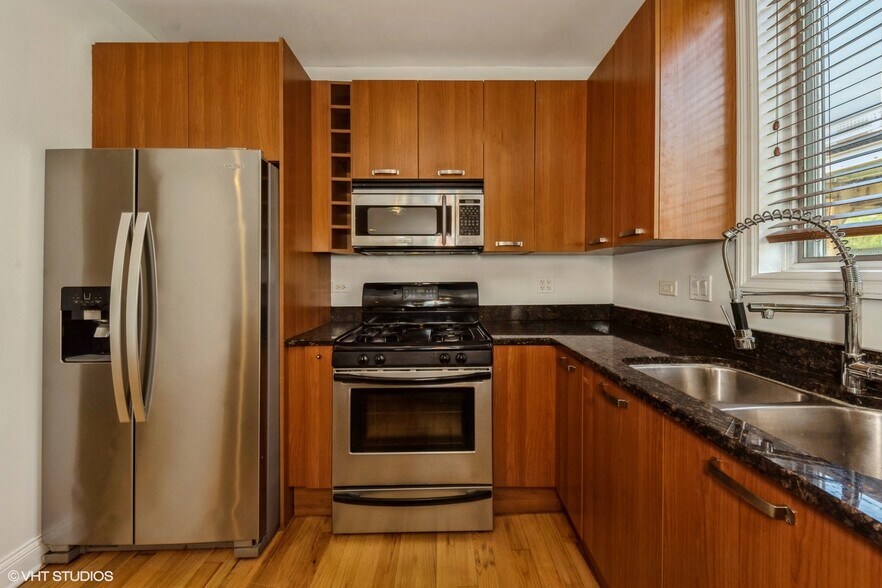 More Photos Of 4012 S Indiana Ave, Chicago Apartments For Sale