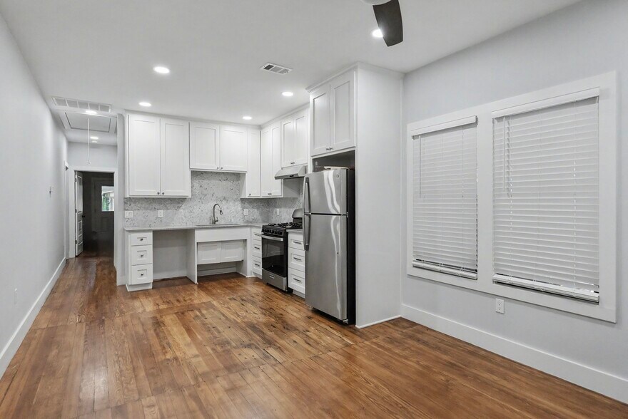 More Photos Of 2506 E Cesar Chavez St, Austin Specialty For Lease