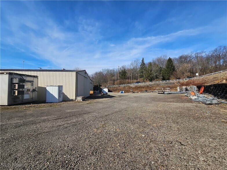 More Photos Of 1344 Cove Rd, Weirton Flex For Lease