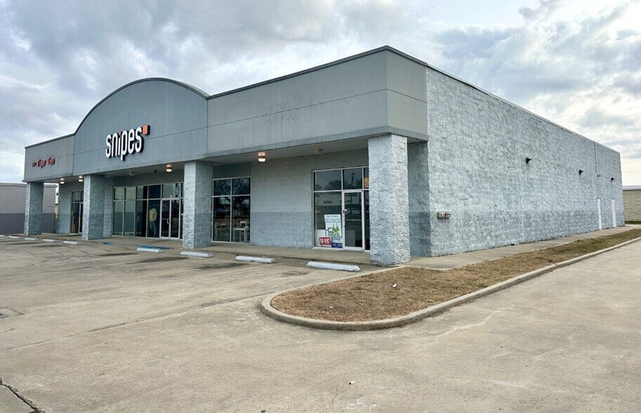 More Photos Of 400 Highway 61 North, Cleveland Freestanding For Lease