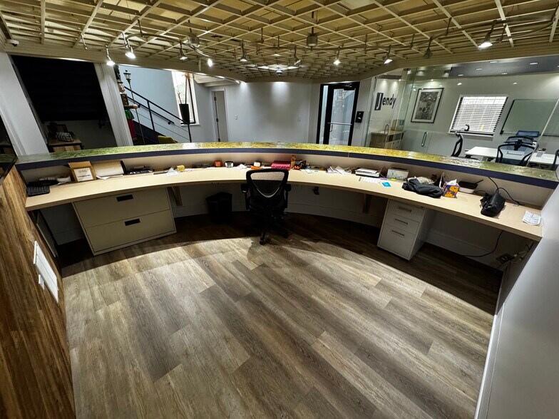 More Photos Of 1540 Hannah Ave, Forest Park Light Distribution For Sale