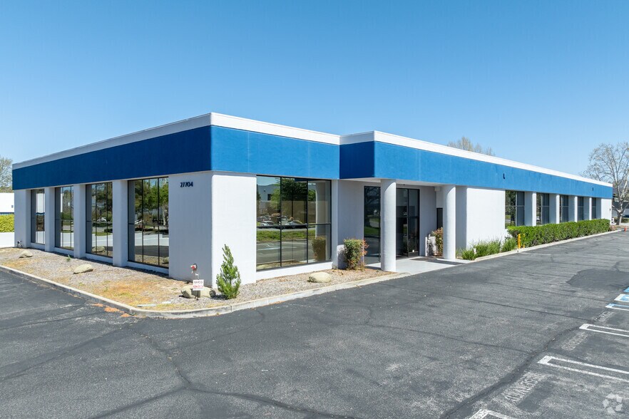 More Photos Of 27704 Avenue Scott, Valencia Distribution For Lease
