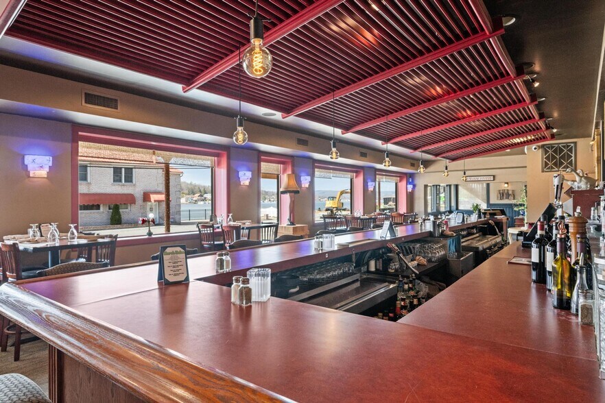 More Photos Of 31 Lakeside Dr, Harveys Lake Restaurant For Sale