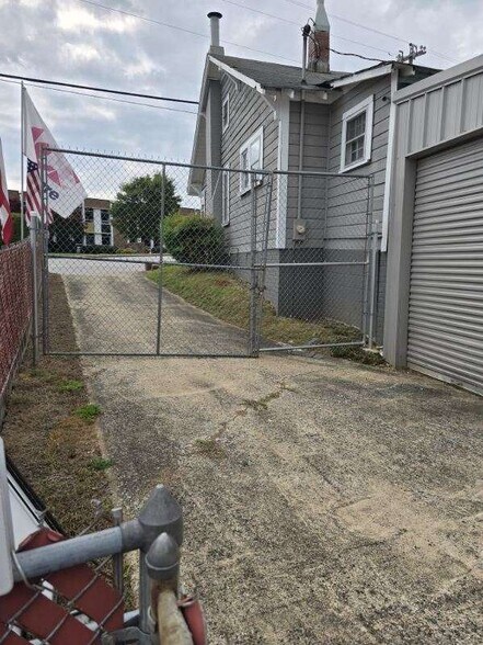 More Photos Of 602 E Buford St, Gaffney Storefront For Sale