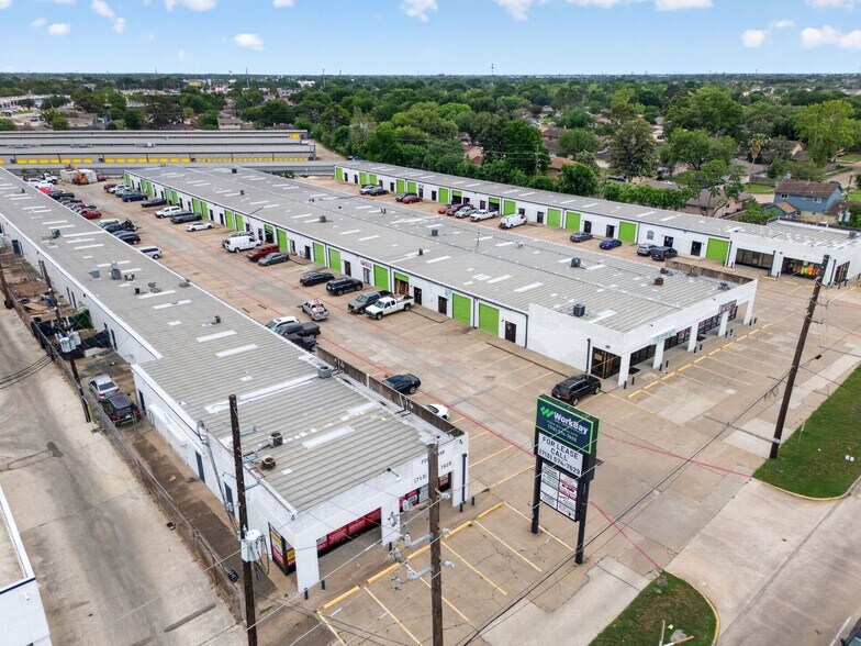 More Photos Of 13940 Bammel North Houston Rd, Houston Unknown For Lease