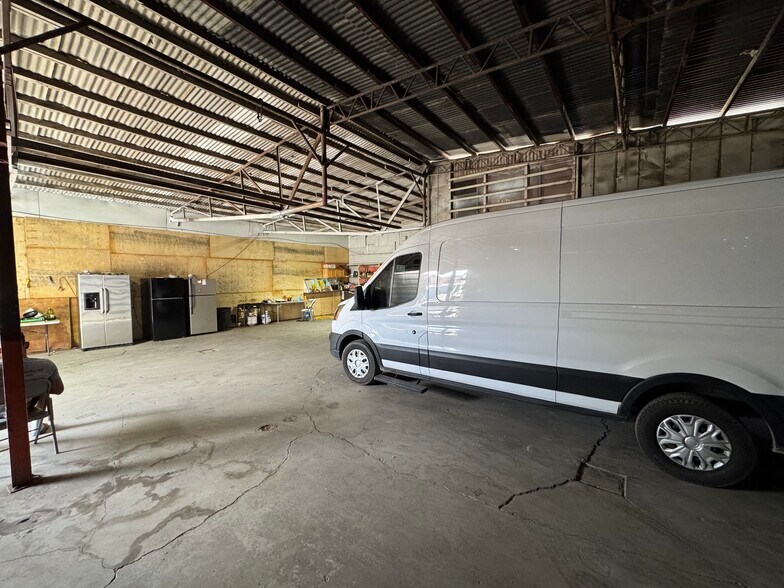 More Photos Of 263 S E St, San Bernardino Showroom For Lease