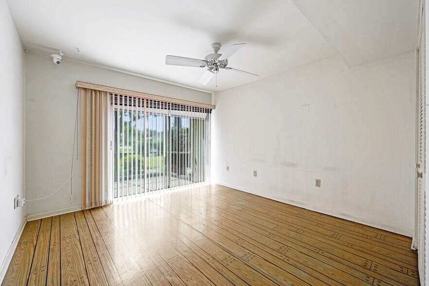 More Photos Of 4411 E Mainmast Ct, Fort Myers Specialty For Sale