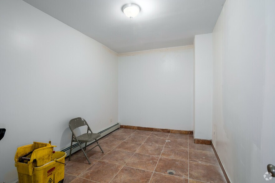 More Photos Of 854-856 Landis Ave, Pittsgrove Township Salem General Retail For Sale