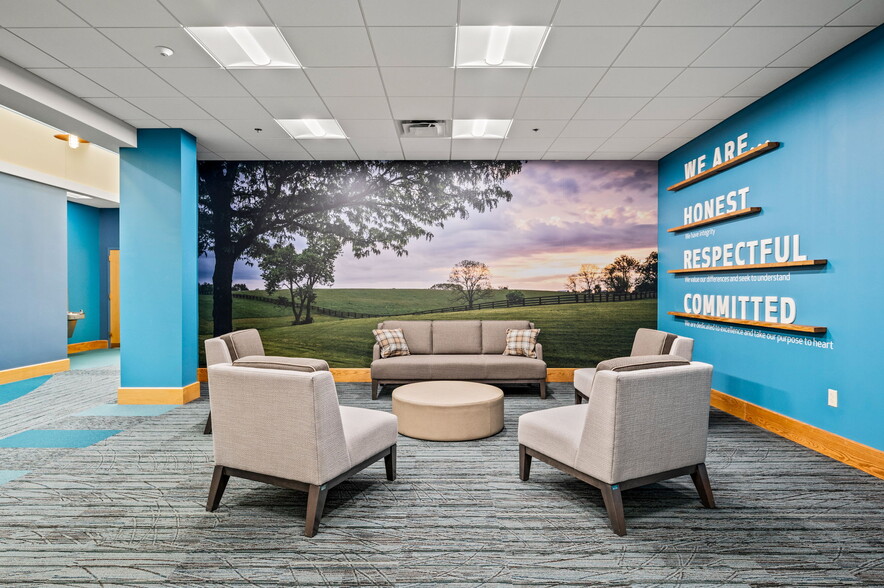 More Photos Of 1601 Ups Dr, Louisville Office For Sale