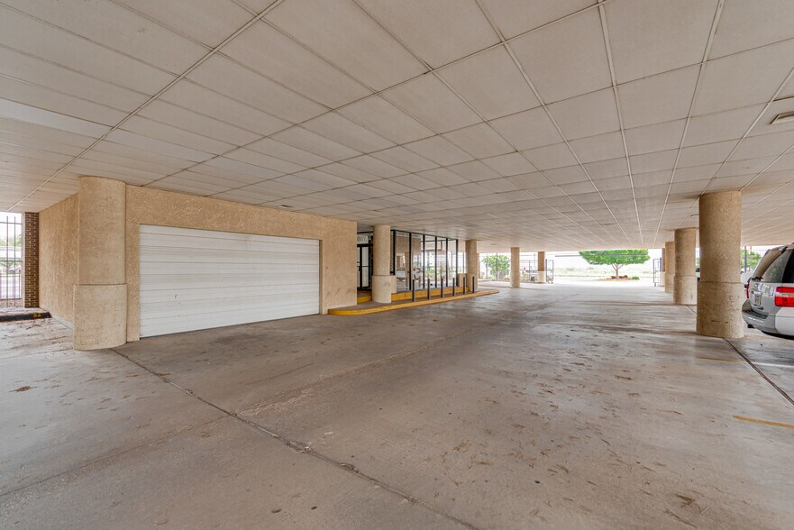 More Photos Of 4305 N Garfield St, Midland Medical For Lease