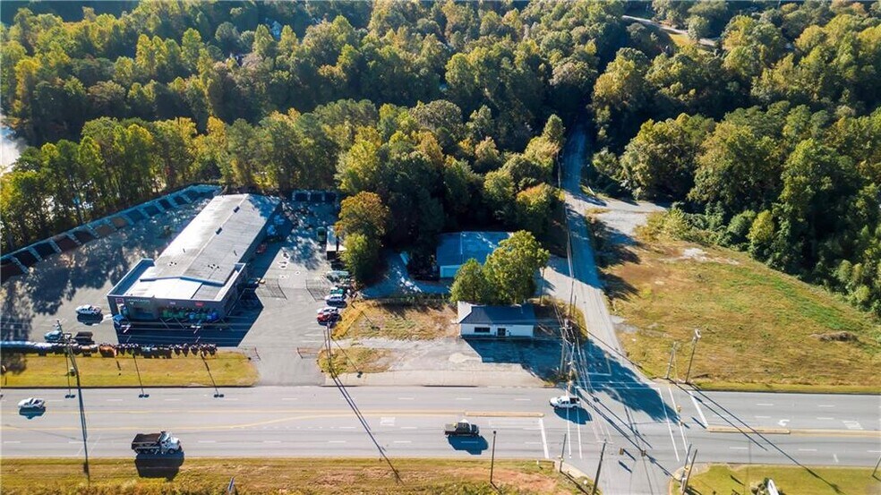 More Photos Of 879 By Pass 123 Hwy, Seneca Unknown For Lease