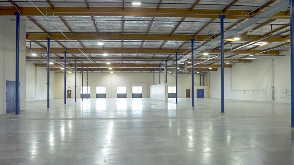 More Photos Of 19405 68th Dr NE, Arlington Manufacturing For Lease