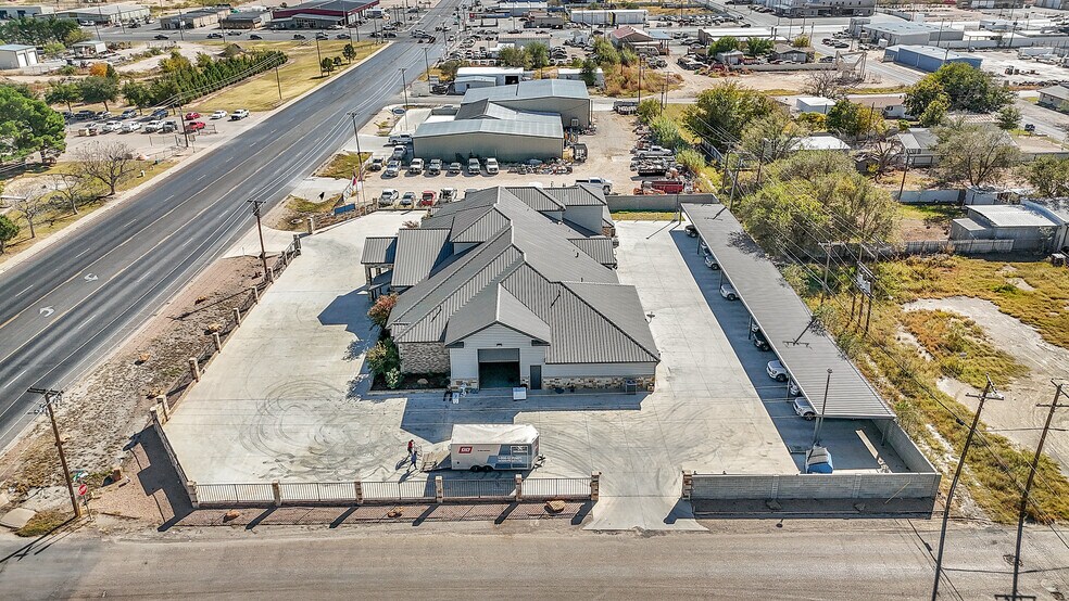 More Photos Of 4313 N County Rd W, Odessa Office For Sale