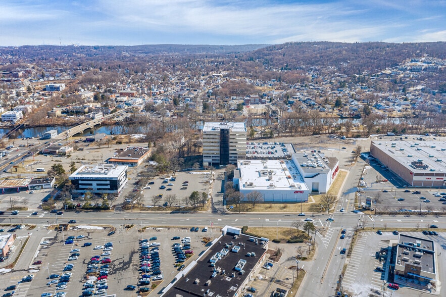 More Photos Of 65 Willowbrook Blvd, Wayne Office For Lease