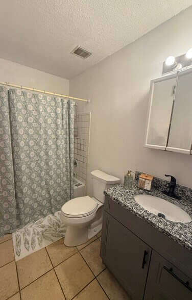 More Photos Of 209 Lark Dr, Carmel Apartments For Sale