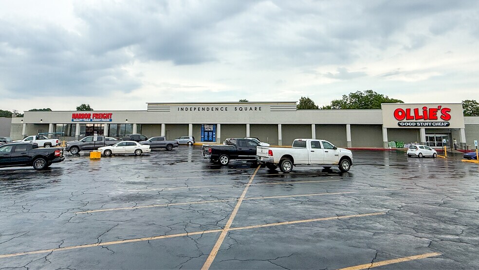 Primary Photo Of 425-475 S Saint Louis St, Batesville General Retail For Sale