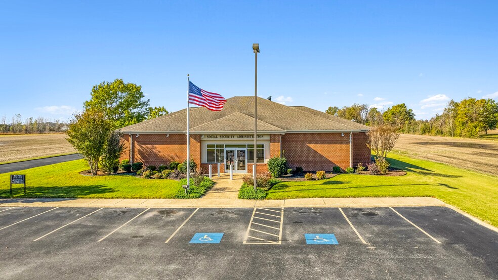 More Photos Of 1403 S Division St, Blytheville Office For Sale