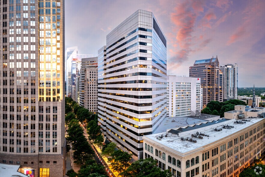 More Photos Of 101 N Tryon St, Charlotte Office For Lease