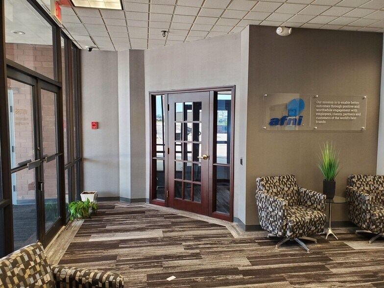 More Photos Of 404 Brock Dr, Bloomington Office For Sale