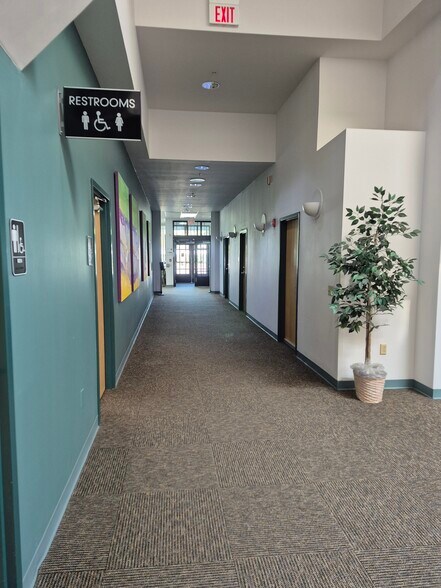 More Photos Of 489-493 Bernardston Rd, Greenfield Storefront For Lease